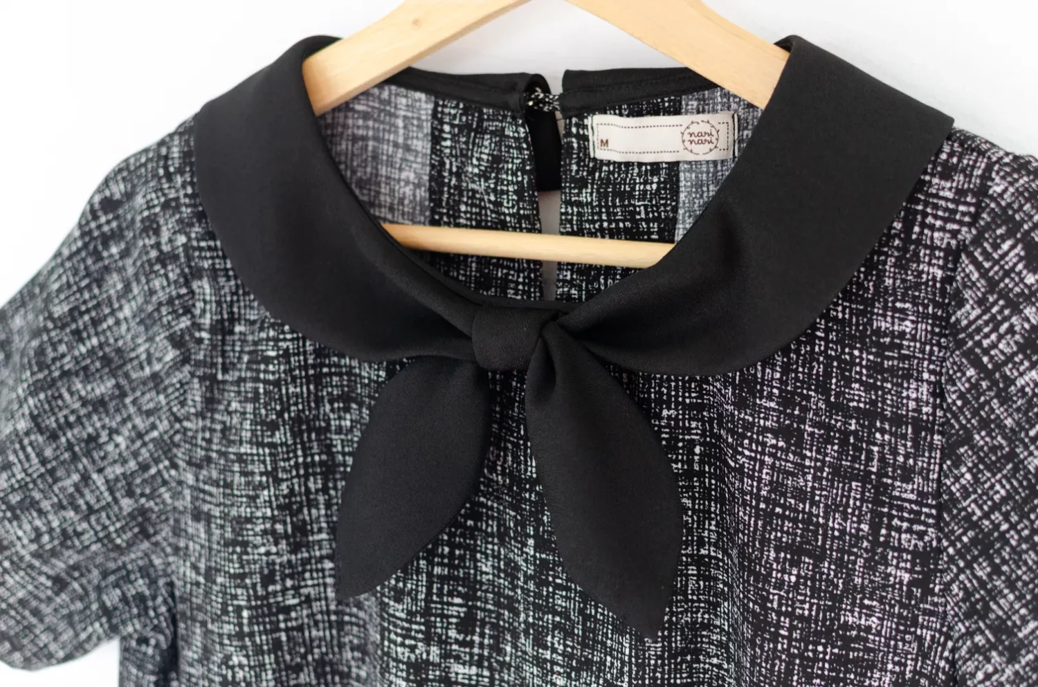 MT7959 Bow Collar Graphic Blouse – Black - Image 4
