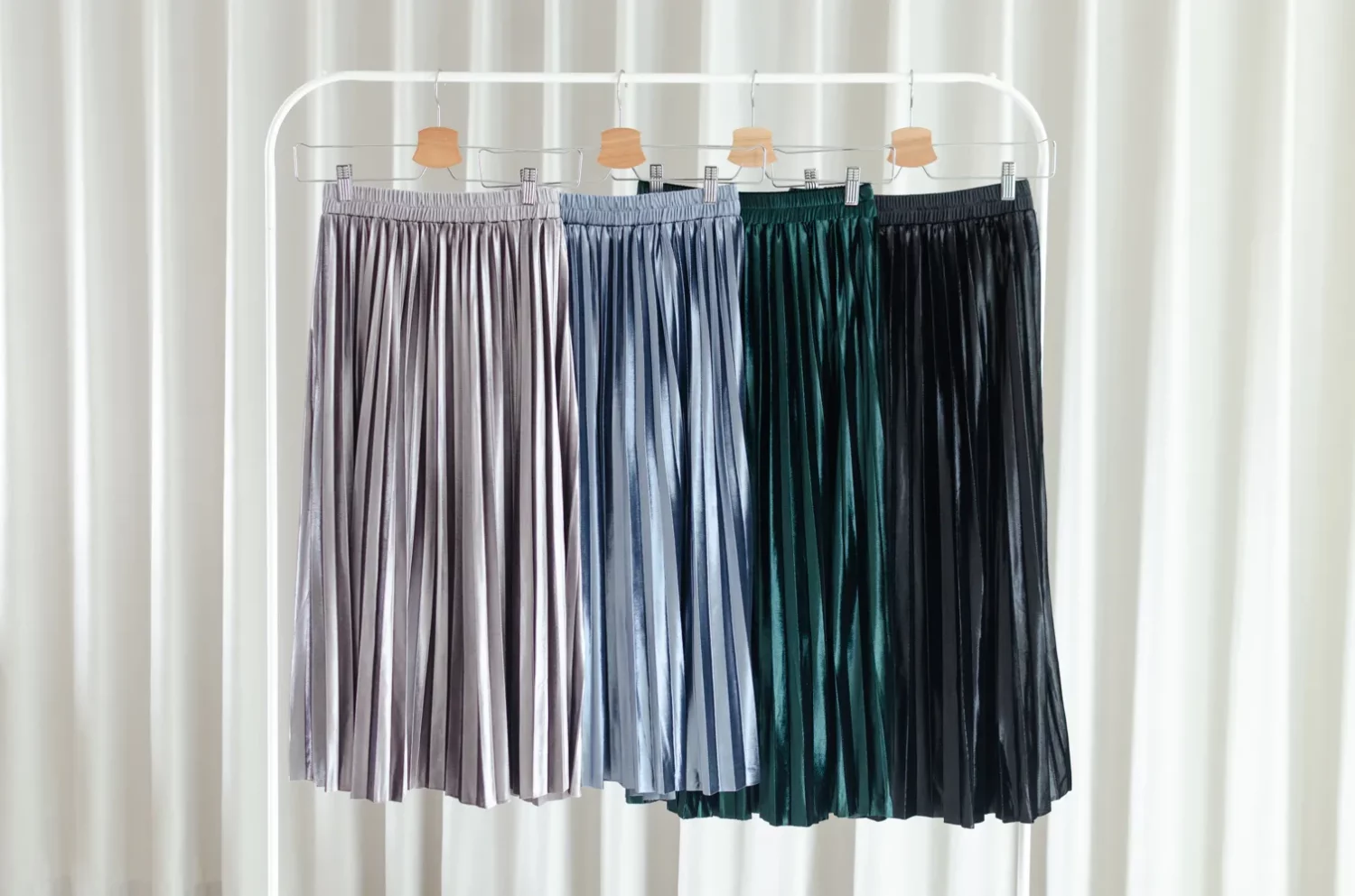 NK086 AW Pleated Skirt – Black - Image 3
