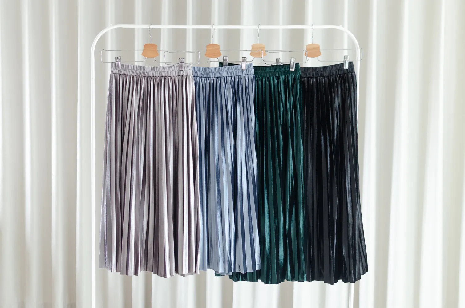 NK086 AW Pleated Skirt – Black - Image 3
