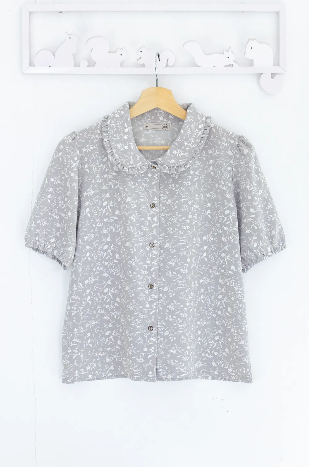 Alternative view of PT0260 Twig Frill & Puff Shirt – Light Grey