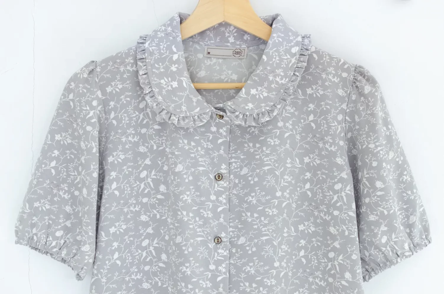 PT0260 Twig Frill & Puff Shirt – Light Grey - Image 3
