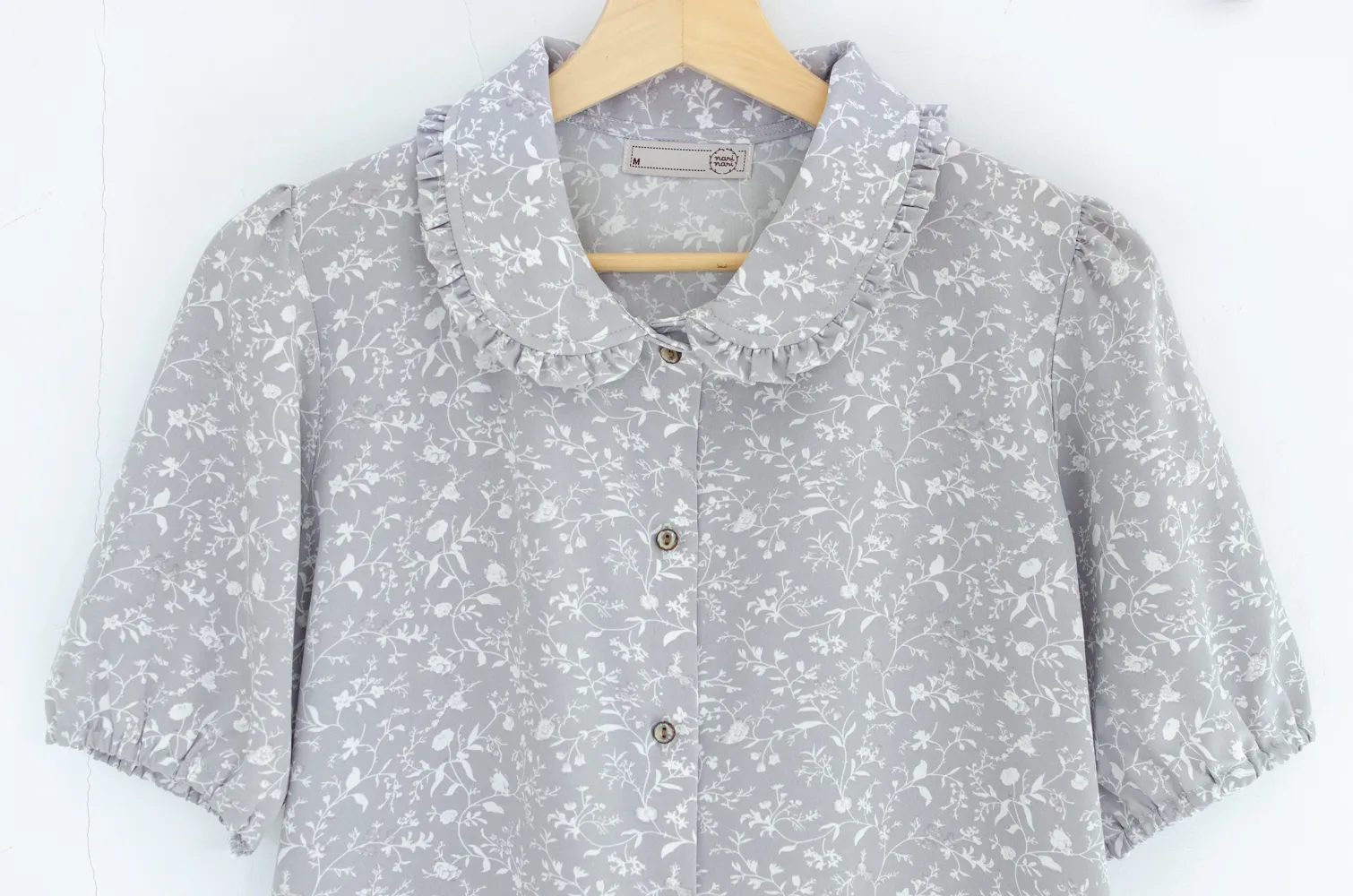 PT0260 Twig Frill & Puff Shirt – Light Grey - Image 3