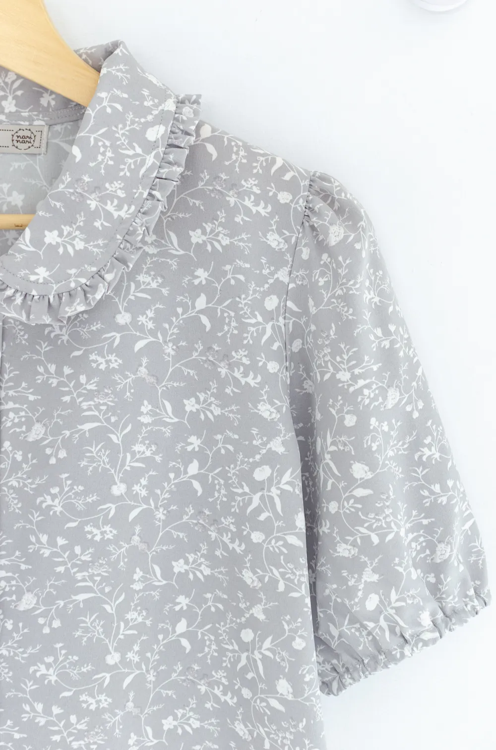 PT0260 Twig Frill & Puff Shirt – Light Grey - Image 5