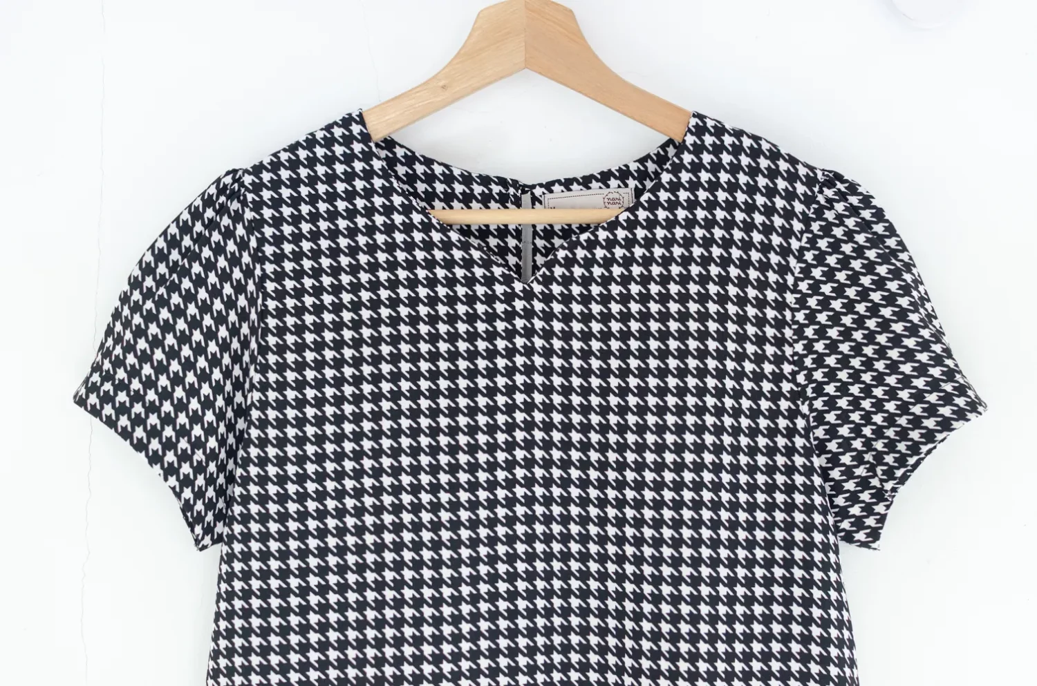 MT0206 Folded Sleeve Shinori Blouse – Black - Image 5
