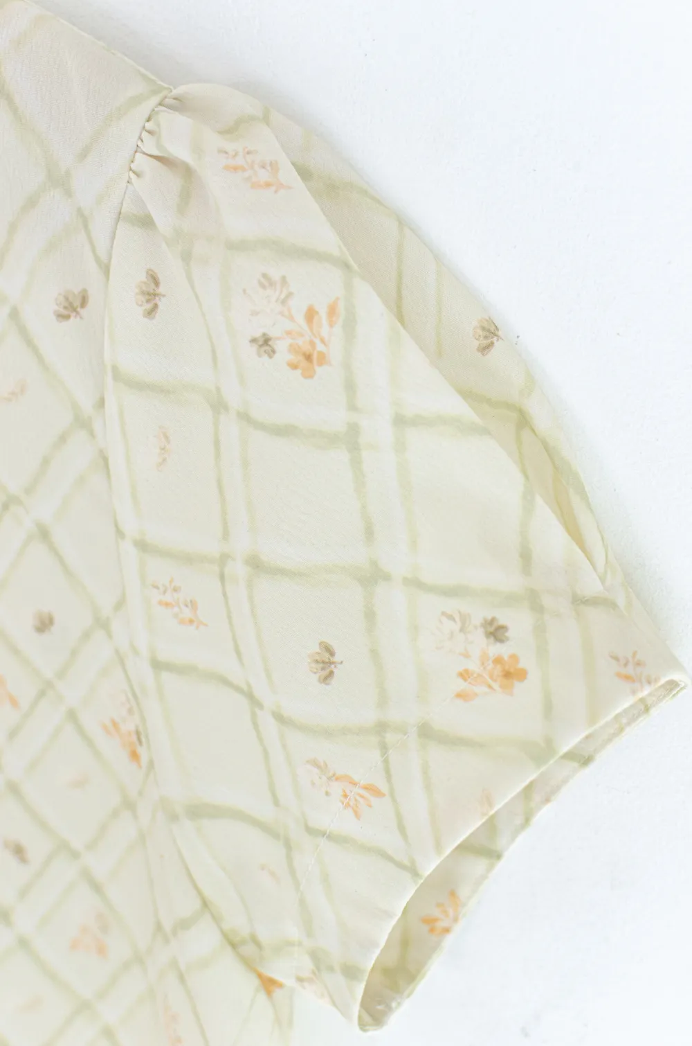 Alternative view of MT0206 Folded Sleeve Crinkled Blouse – Light Custard Green