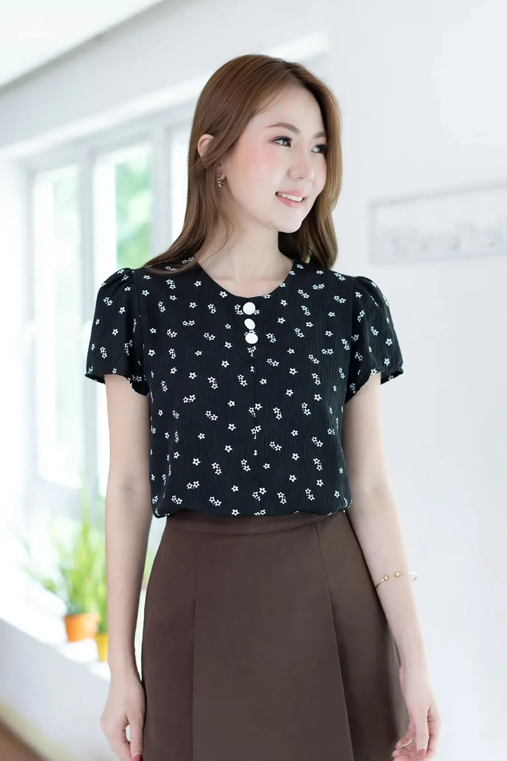 MT0301 Triple Button Daisy Blouse – Black