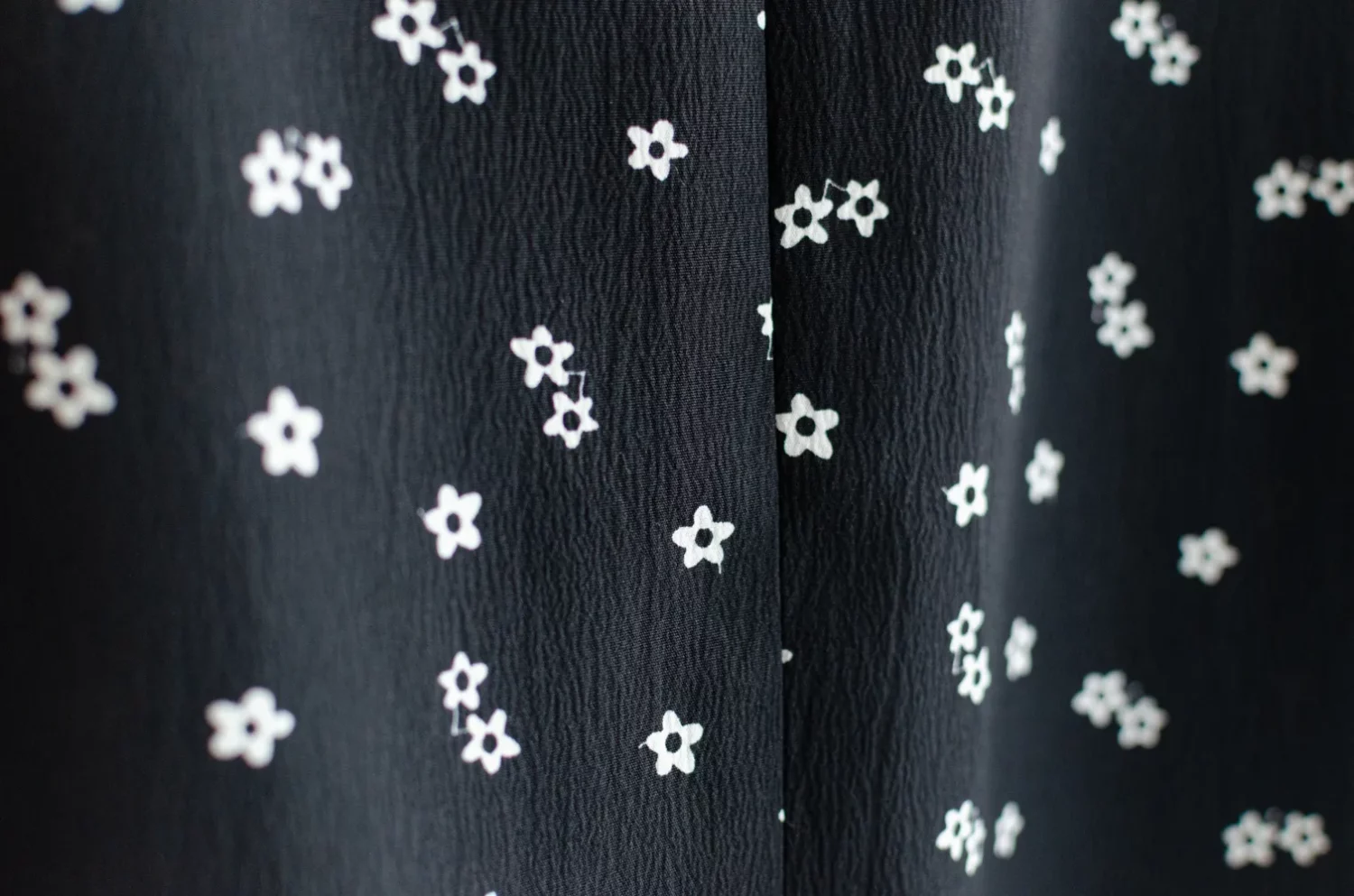 MT0301 Triple Button Daisy Crinkled Blouse – Black - Image 7