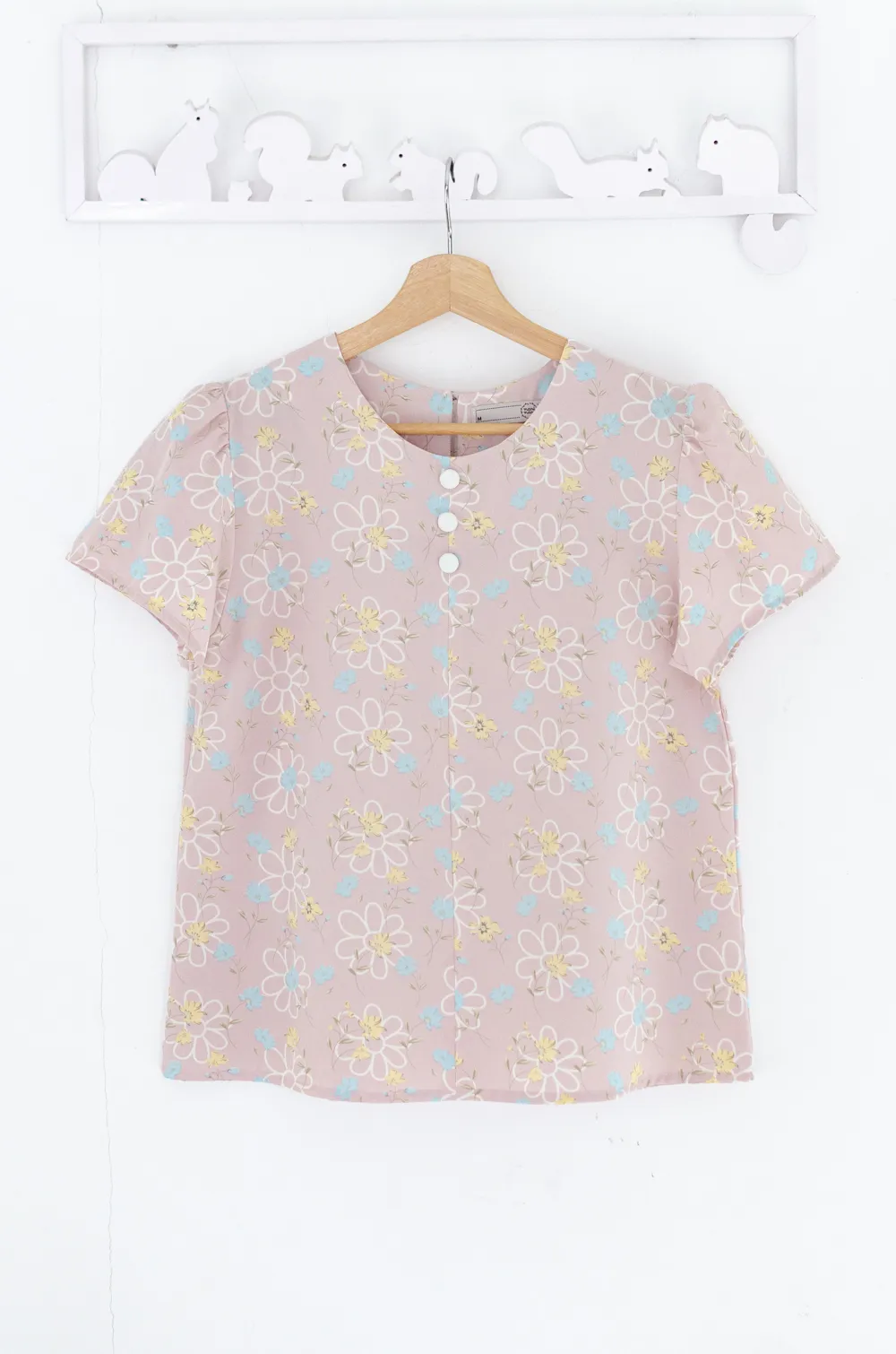Alternative view of MT0301 Triple Button Sweetie Floral Blouse – Pink