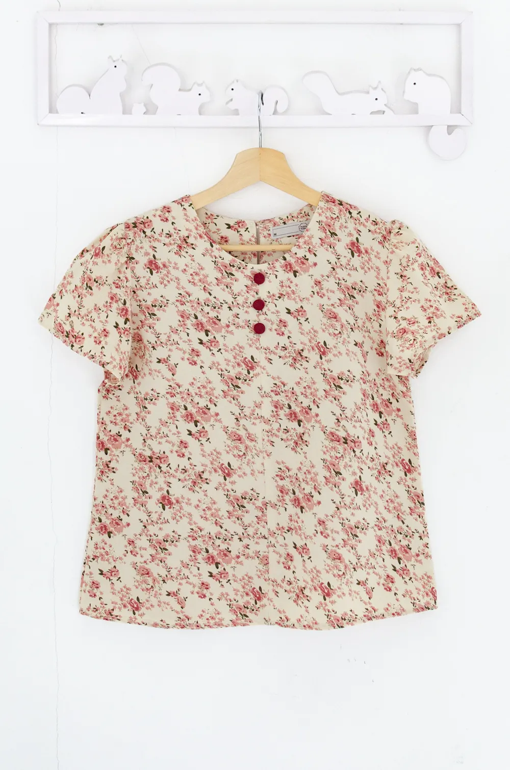 Alternative view of MT0301 Triple Button Floral Blouse – Cream