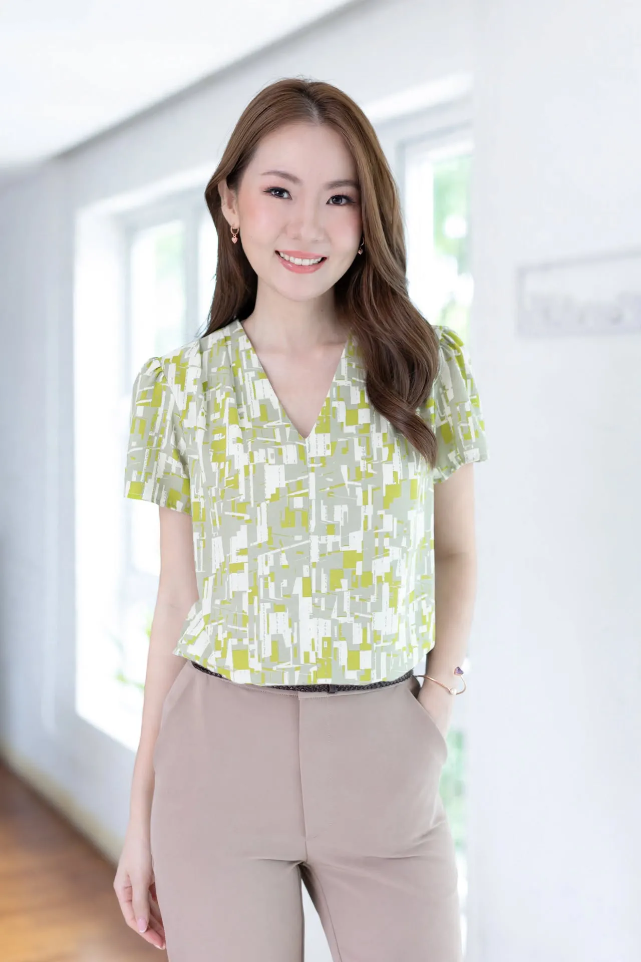 MT0601 V-Collar Graphic Blouse – Green