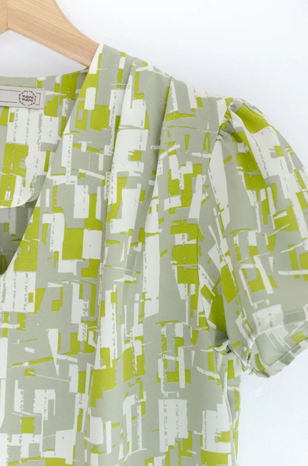 MT0601 V-Collar Graphic Blouse – Green - Image 4