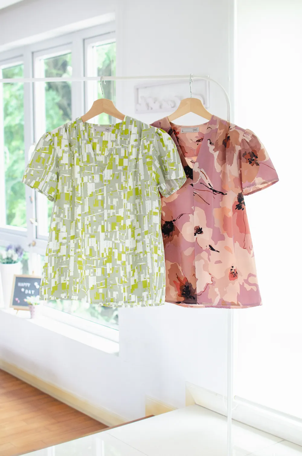 MT0601 V-Collar Graphic Blouse – Green - Image 6