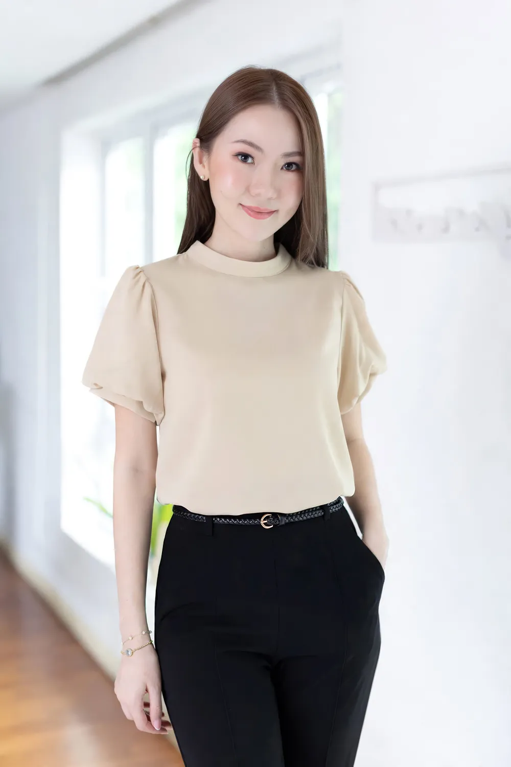 MT0707 Sophie Balloon Sleeve Blouse – Milk Tea