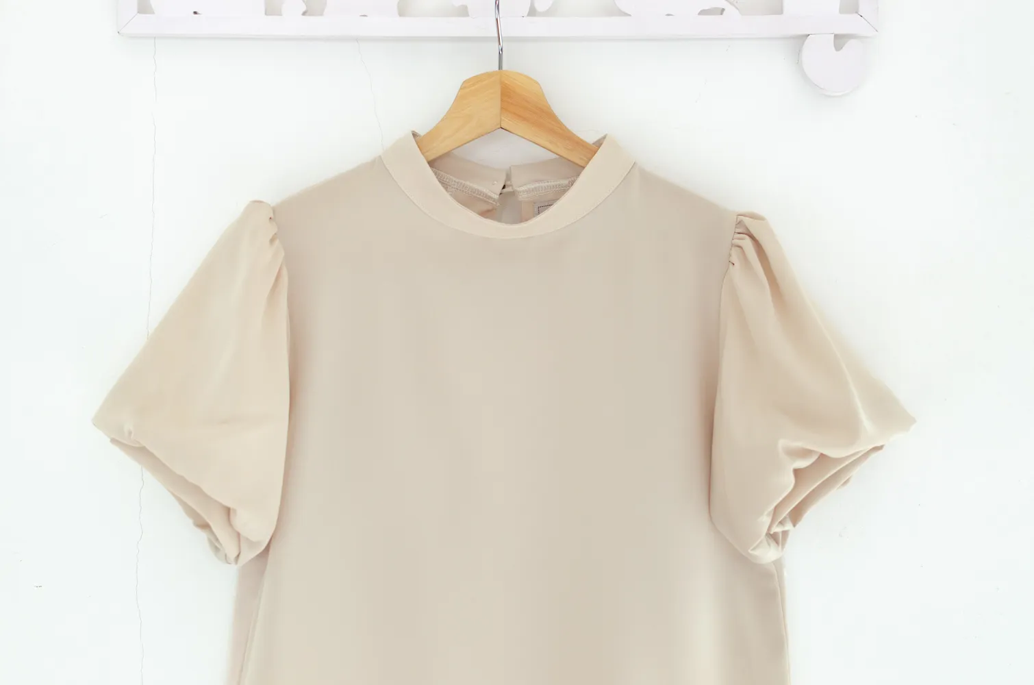MT0707 Sophie Balloon Sleeve Blouse – Milk Tea - Image 3