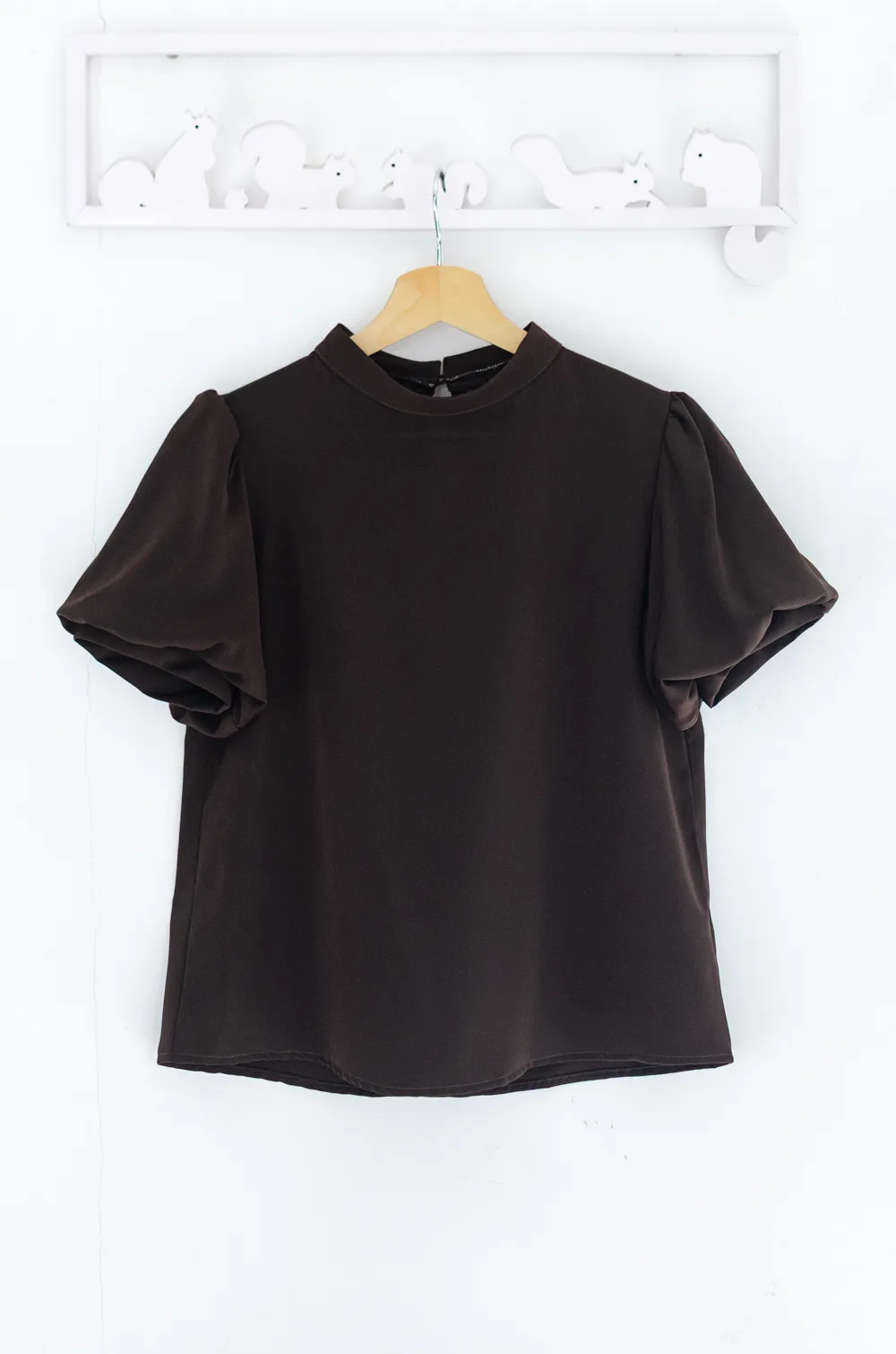 Alternative view of MT0707 Sophie Balloon Sleeve Blouse – Espresso Brown