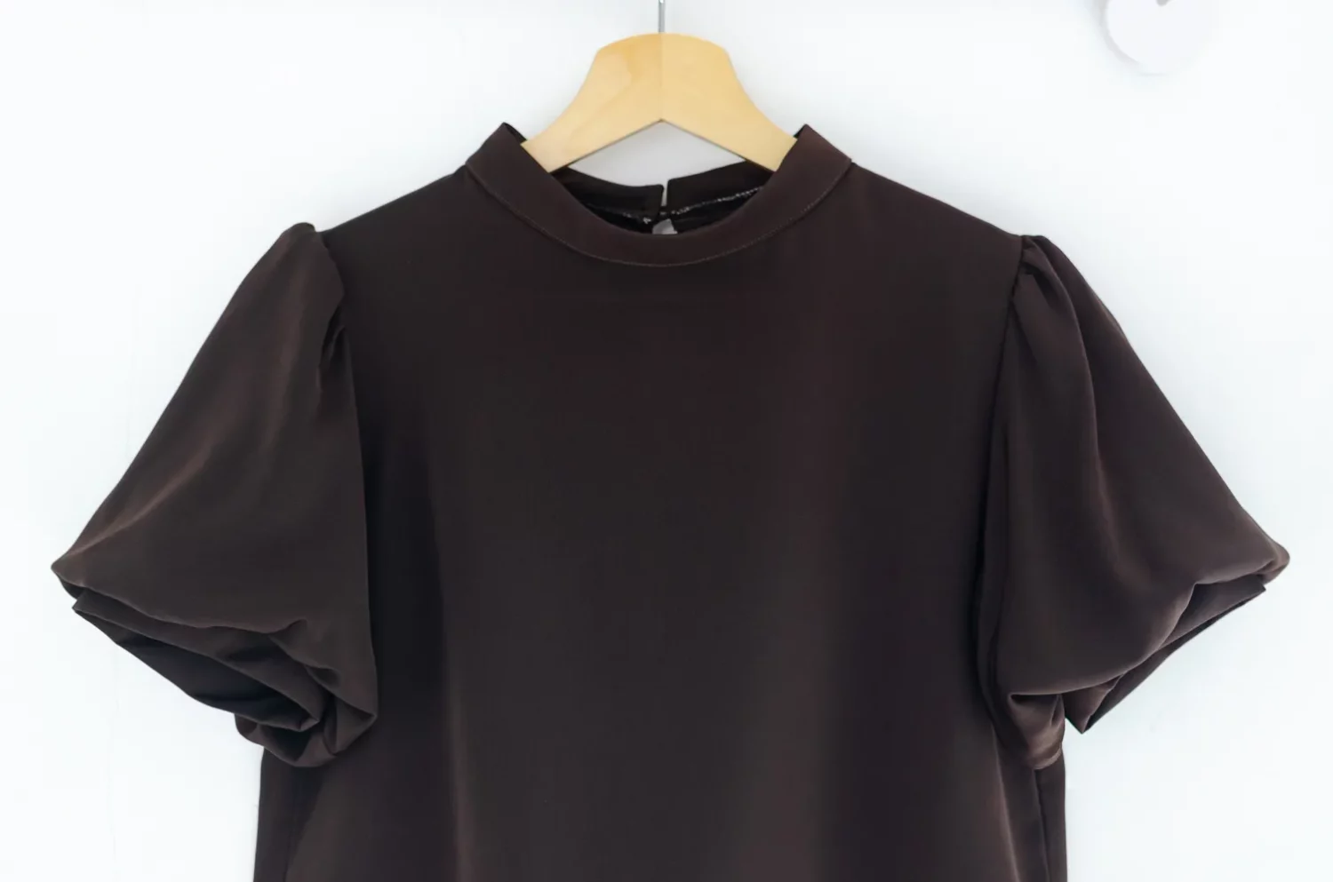 MT0707 Sophie Balloon Sleeve Blouse – Espresso Brown - Image 3