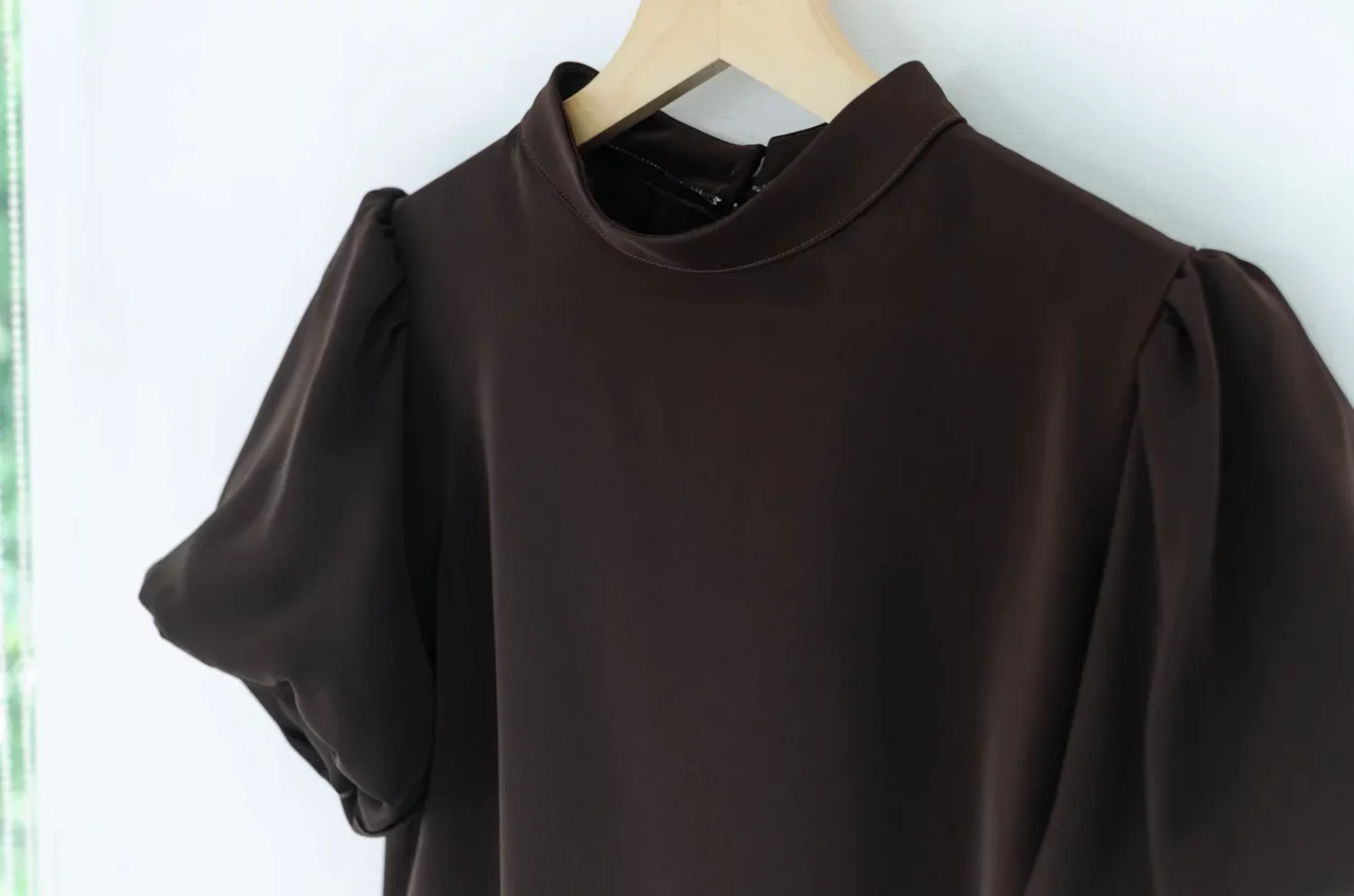 MT0707 Sophie Balloon Sleeve Blouse – Espresso Brown - Image 4