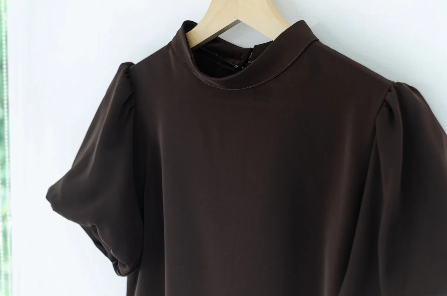 MT0707 Sophie Balloon Sleeve Blouse – Espresso Brown - Image 4