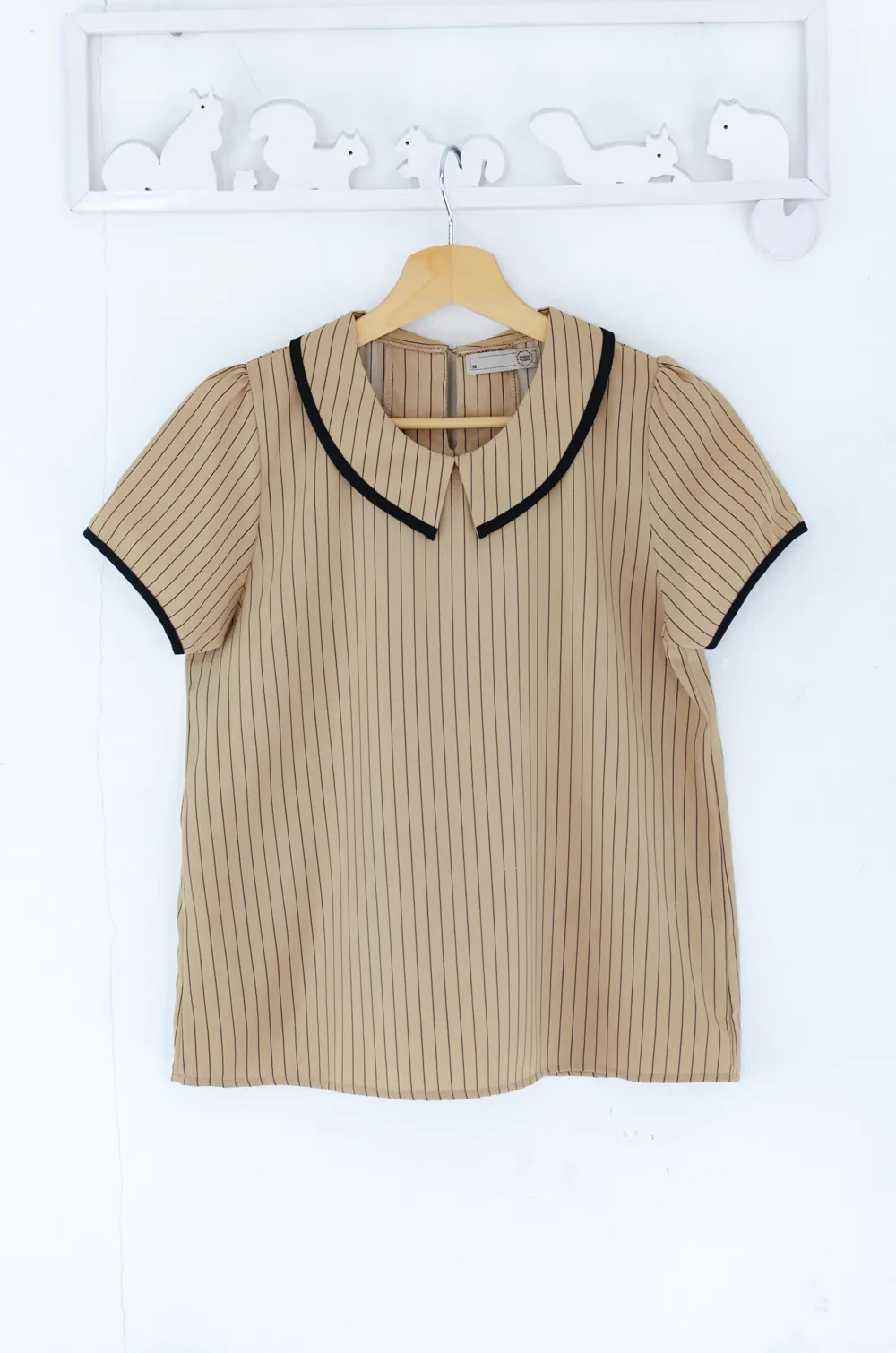 Alternative view of MT6610 Point Collar Stripe Blouse – Latte
