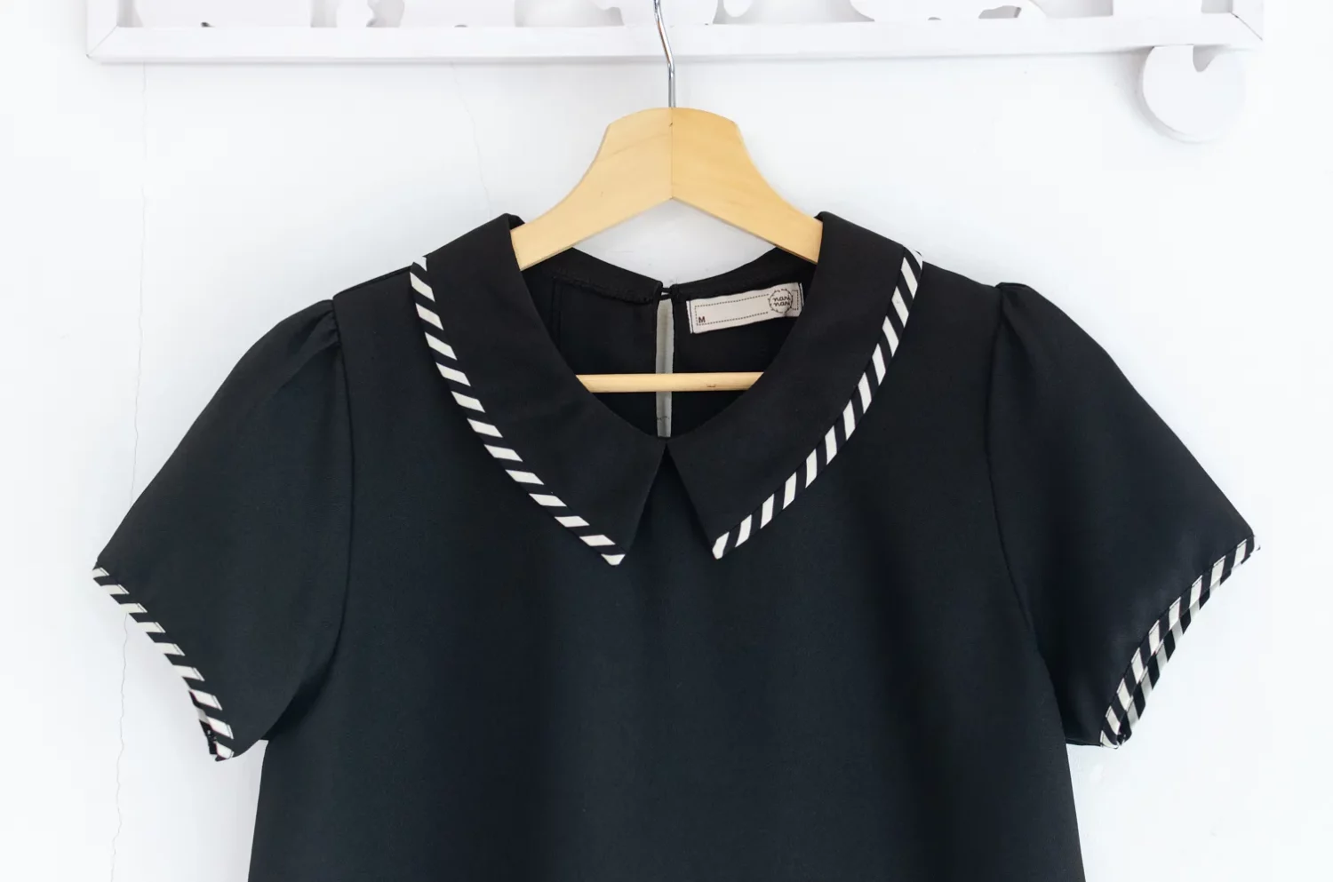 MT6610 Point Collar Blouse – Black-Stripe - Image 3