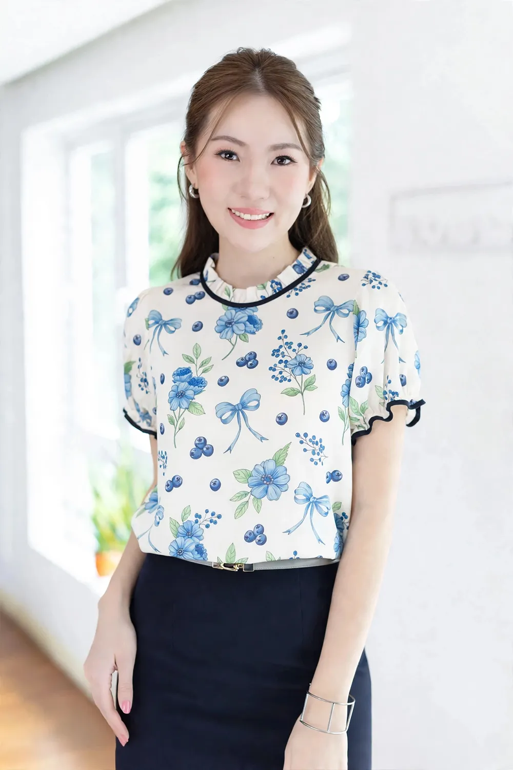 MT6753 Ruff Collar Puff Sleeve Crinkled Blouse – White-Blueberry