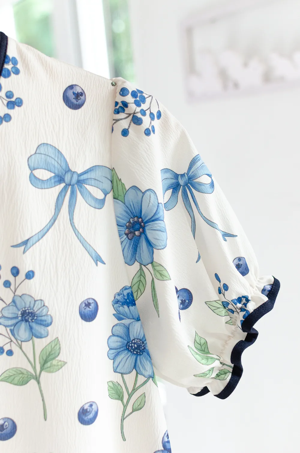 MT6753 Ruff Collar Puff Sleeve Crinkled Blouse – White-Blueberry - Image 5