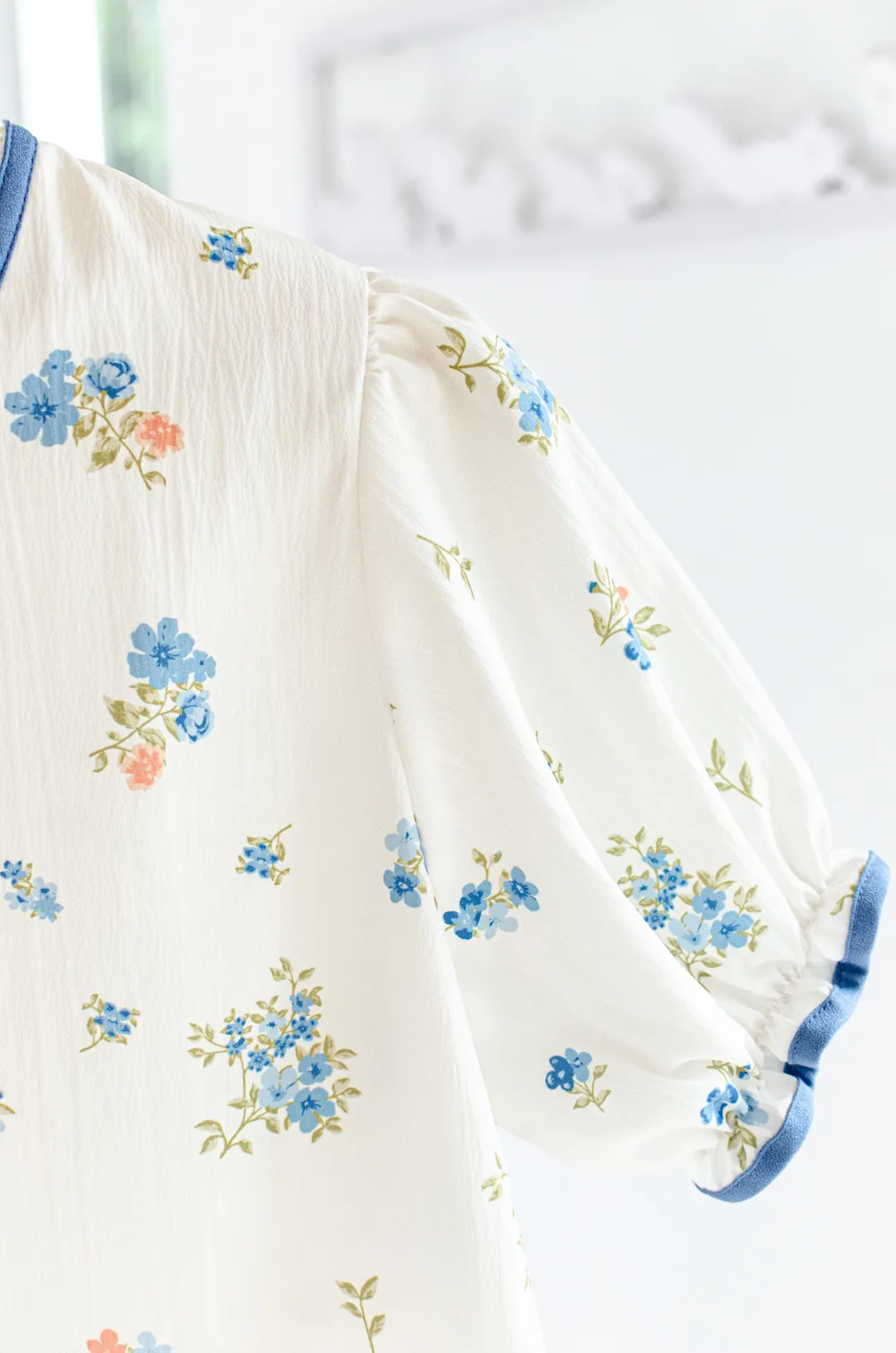 MT6753 Posy Ruff Collar Puff Sleeve Crinkled Blouse – White - Image 6