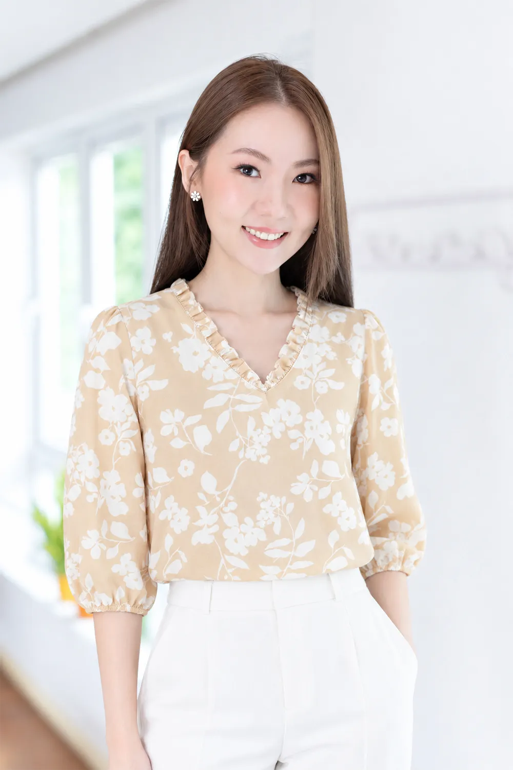 MT7555 Ruff V-Collar Floral Blouse – Cream