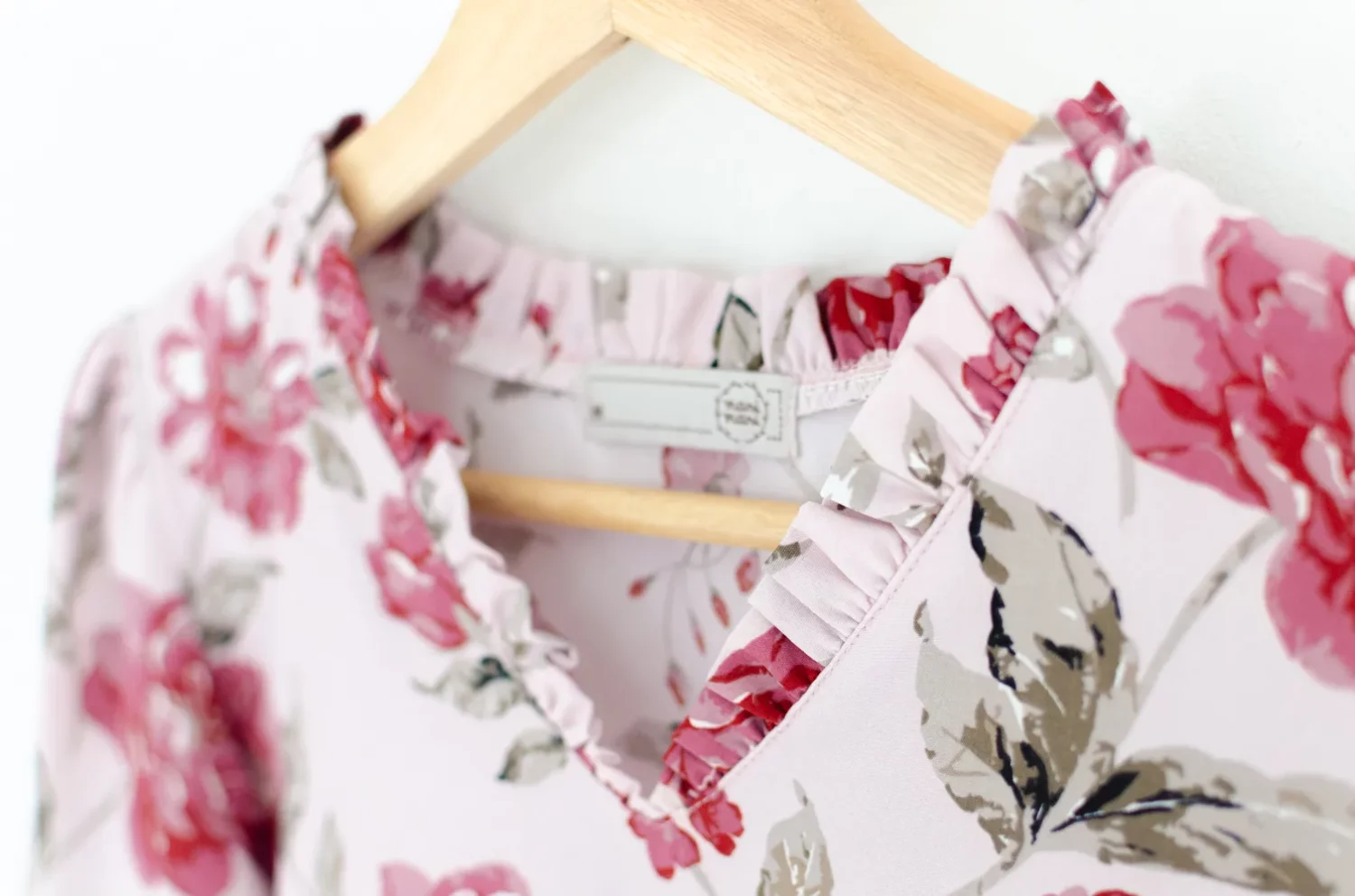 MT7555 Ruff V-Collar Rosalia Blouse – Pink - Image 4
