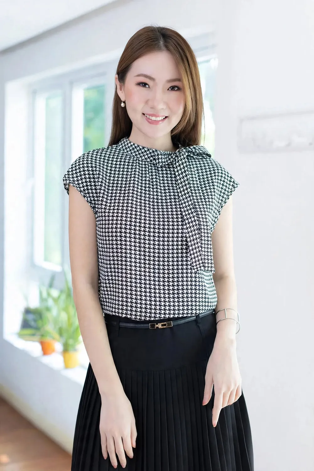 MT8000 Side Bow Sleeveless Shinori Blouse – Black