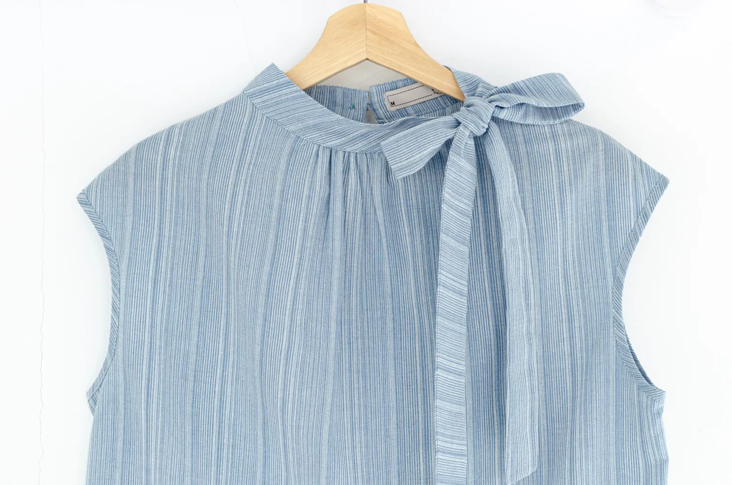 MT8000 Side Bow Sleeveless Cotton Blouse – Blue - Image 5