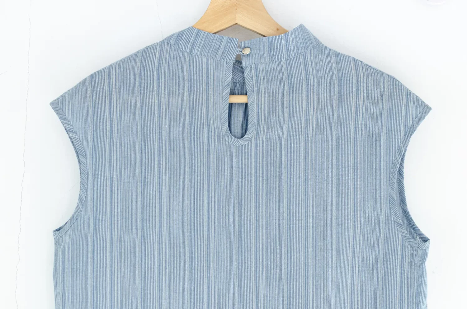 MT8000 Side Bow Sleeveless Cotton Blouse – Blue - Image 8