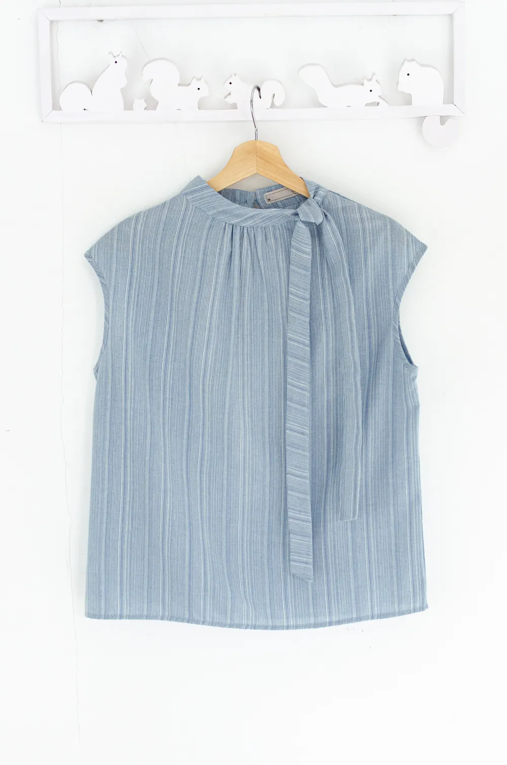 MT8000 Side Bow Sleeveless Cotton Blouse – Blue - Image 5