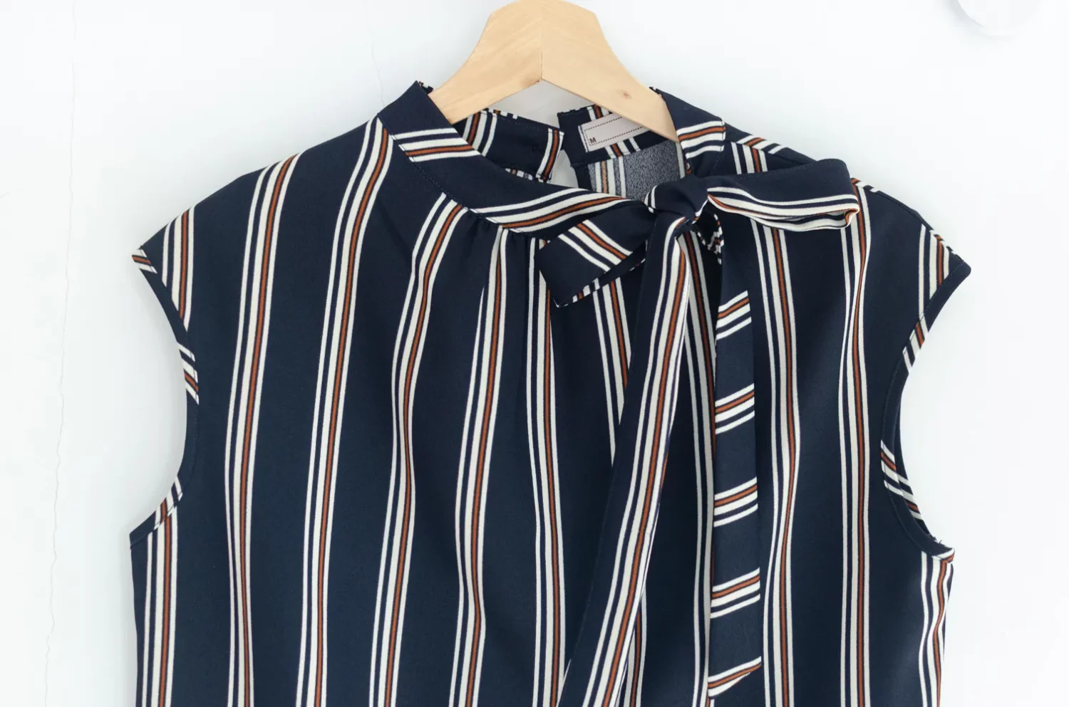 MT8000 Side Bow Sleeveless Stripe Blouse – Dark Navy - Image 3
