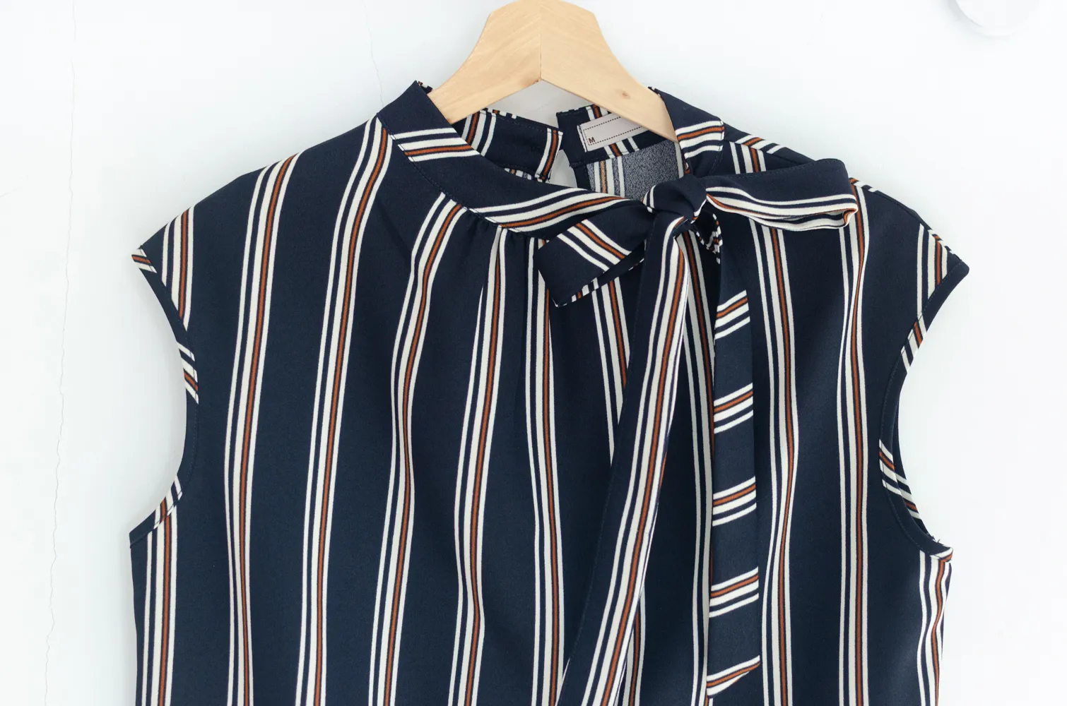 MT8000 Side Bow Sleeveless Stripe Blouse – Dark Navy - Image 3