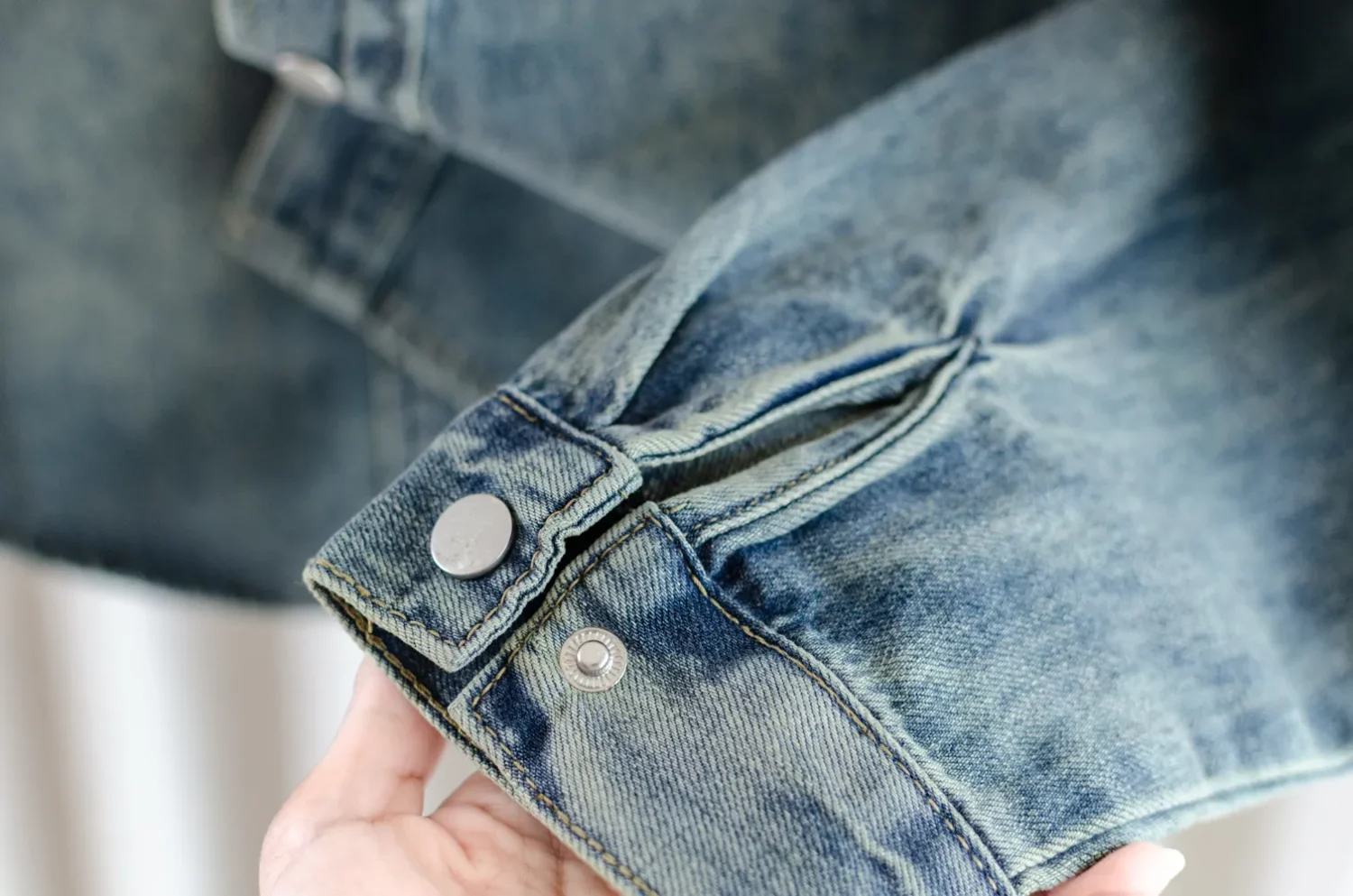 NT2529 Double Pocket Crop Shirt – Denim - Image 5