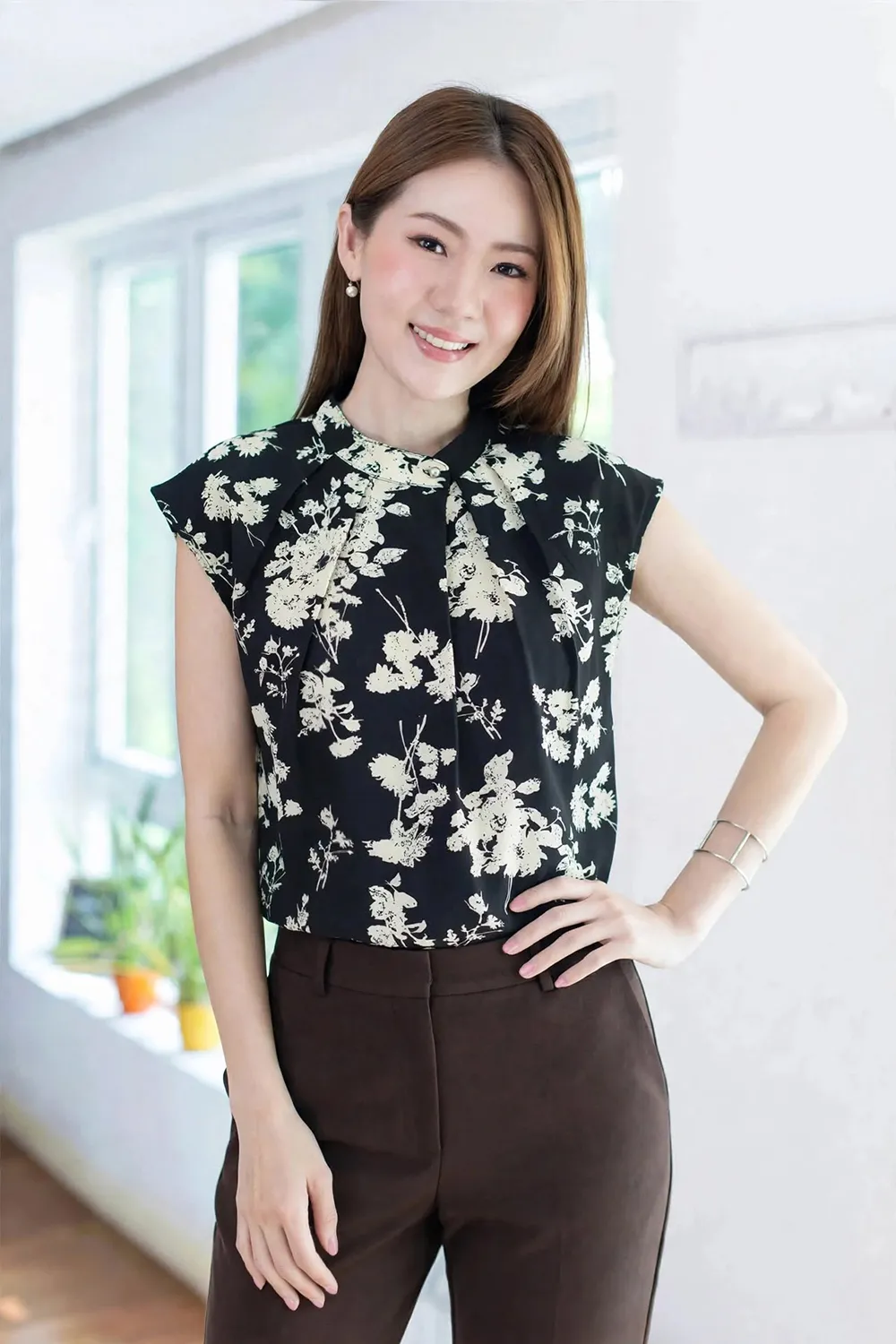 MN0625 Flower Sleeveless Top – Black