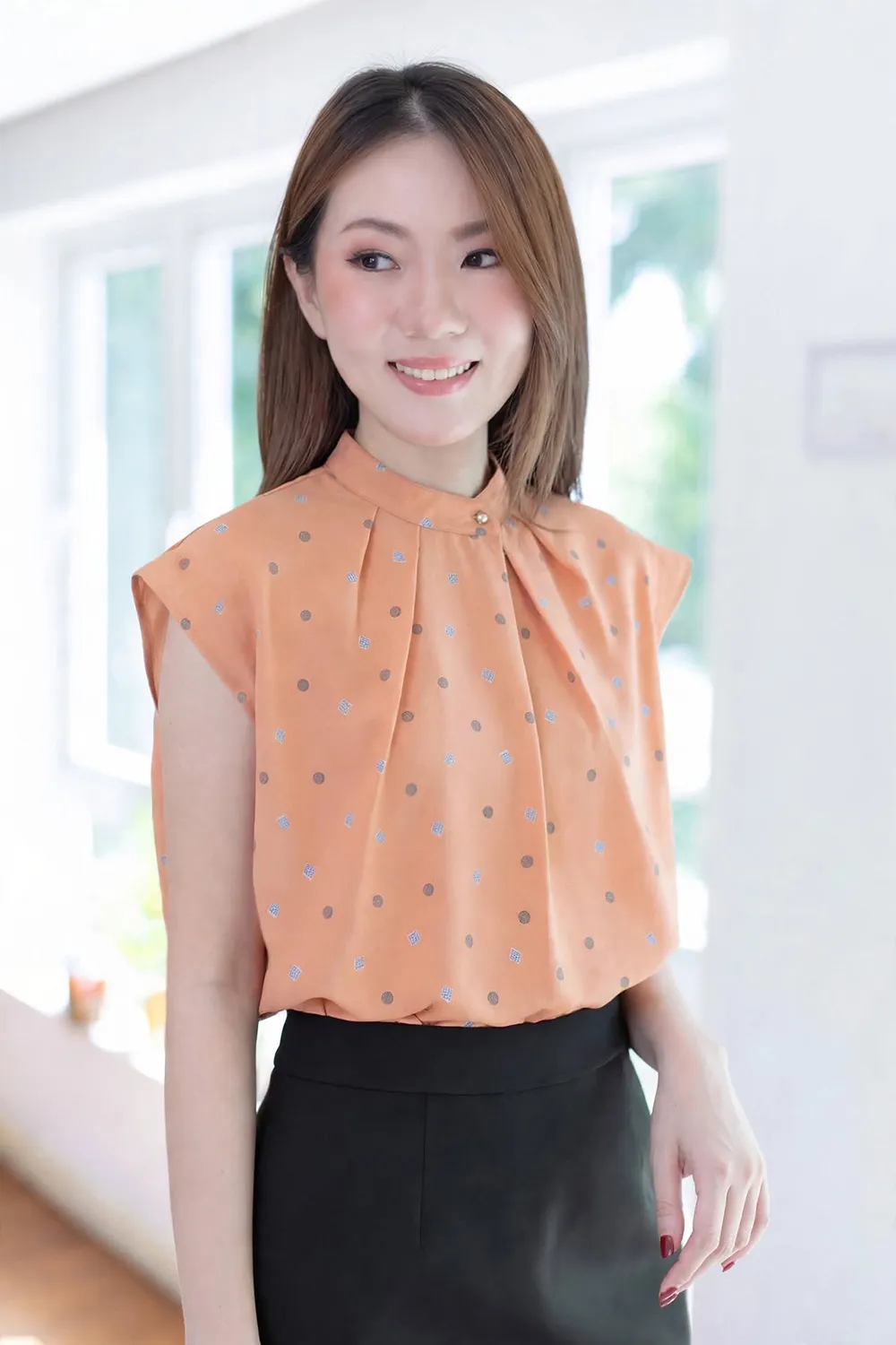 MN0625 Graphic Sleeveless Top – Cantaloupe