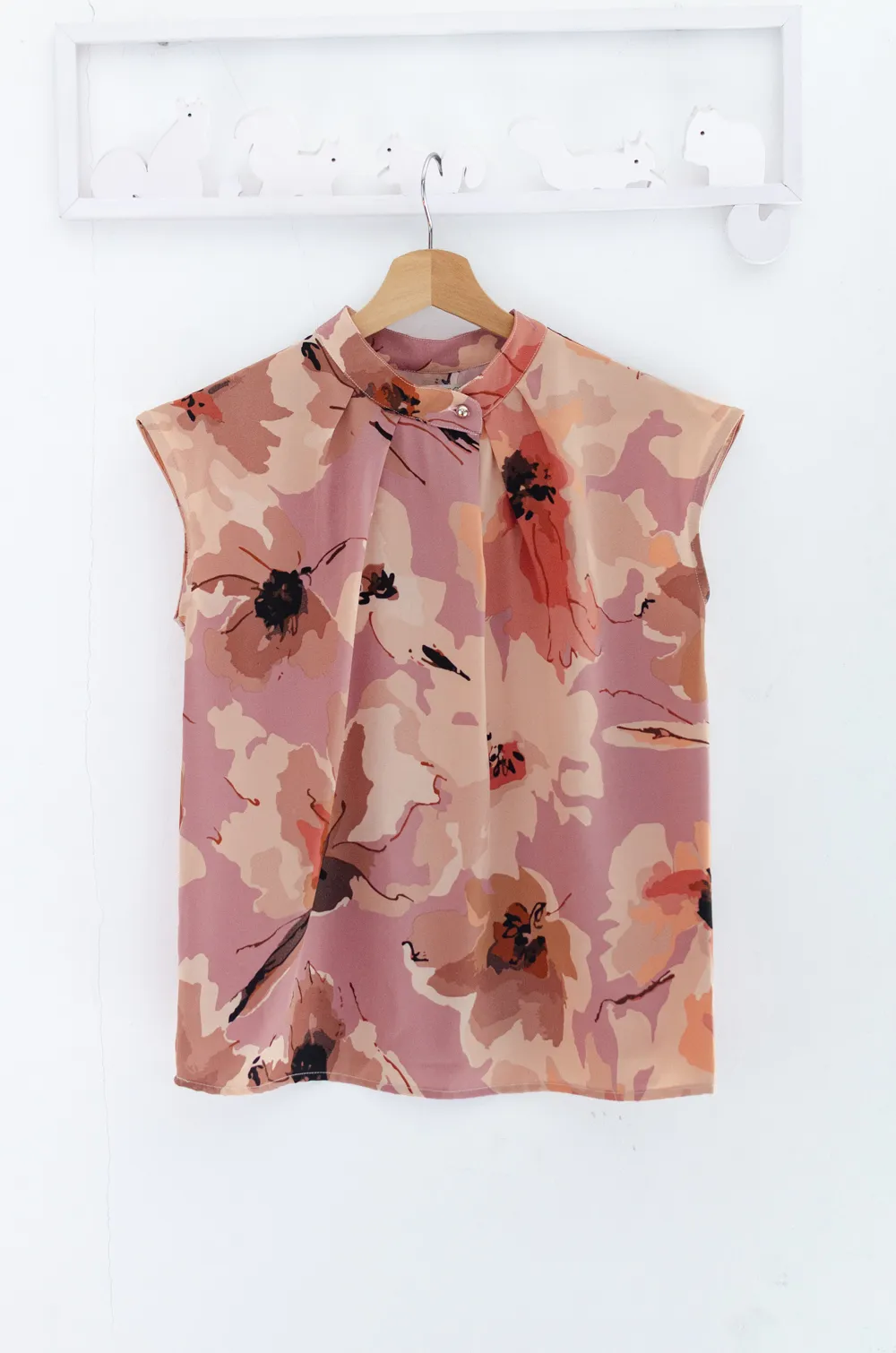 Alternative view of MN0625 Brush Bloom Sleeveless Top – Clay Pink