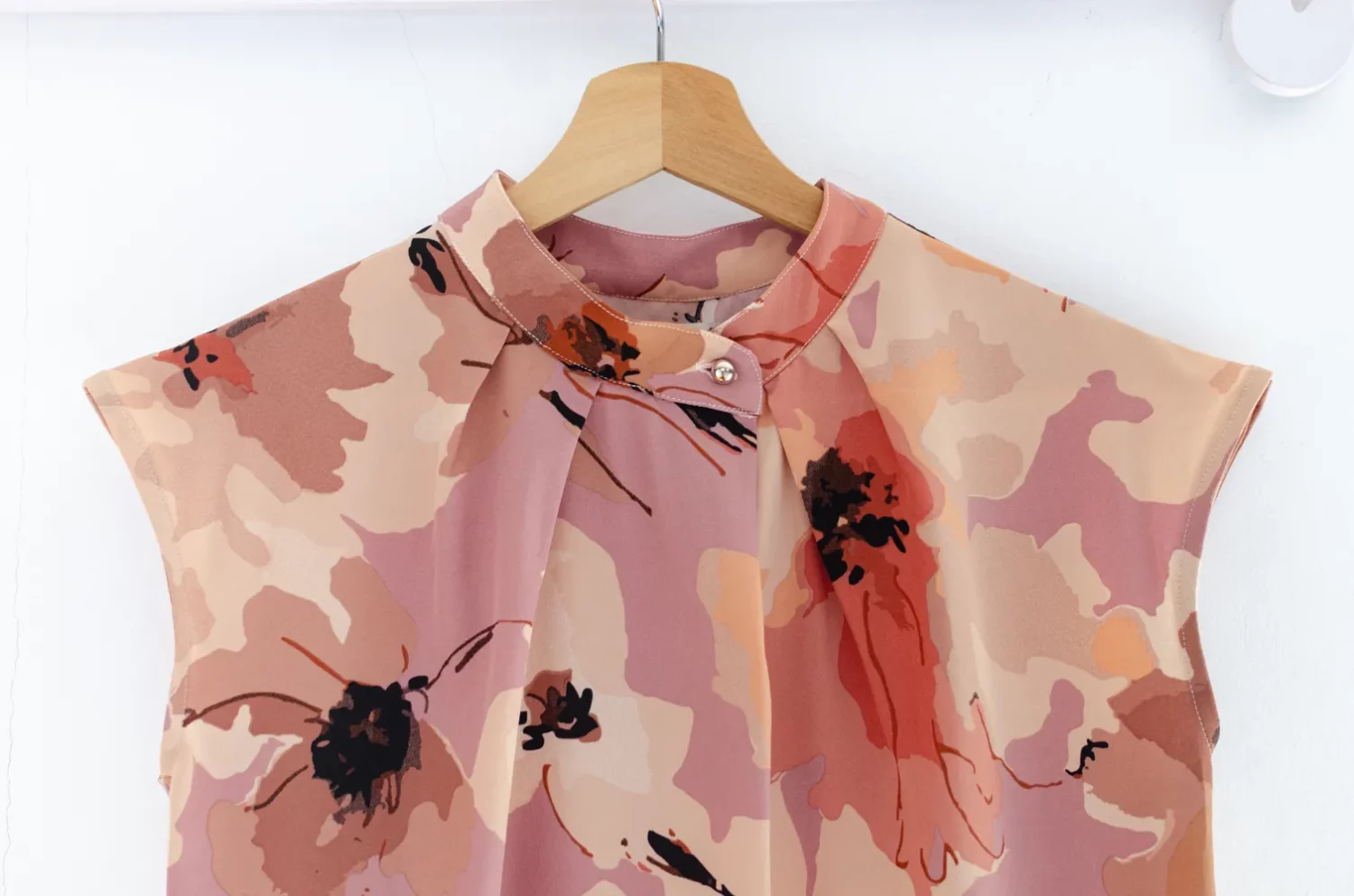 MN0625 Brush Bloom Sleeveless Top – Clay Pink - Image 3