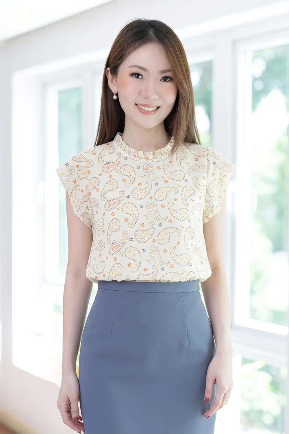MT2758 Ruff Collar Cap Sleeve Paisley Blouse – Vanilla