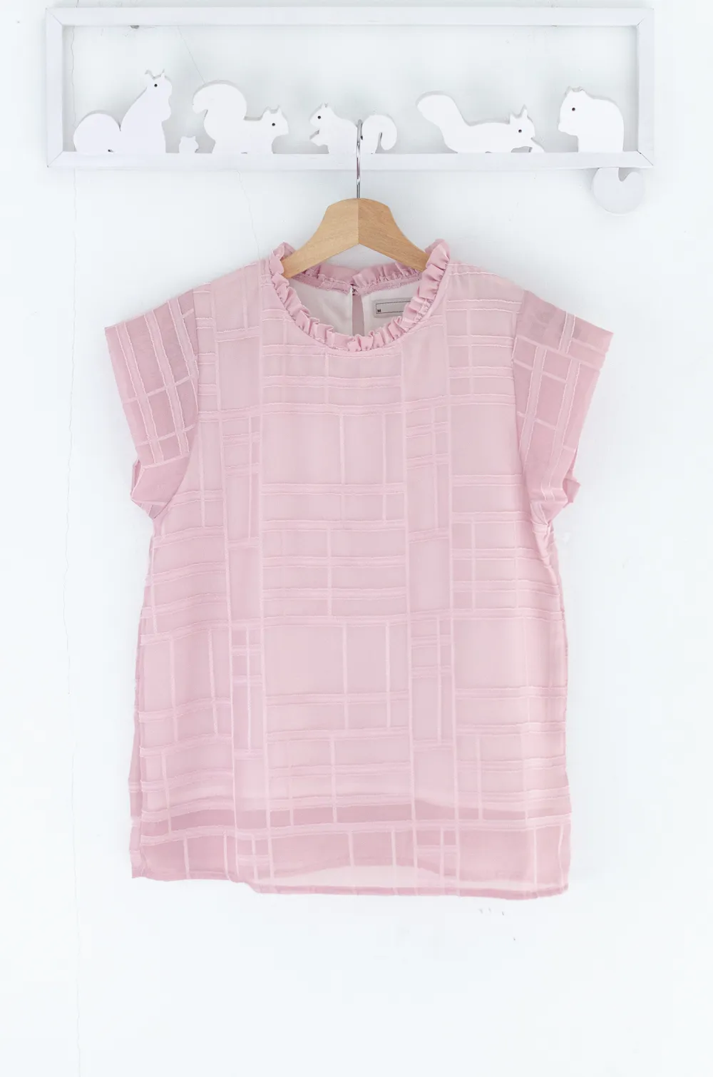 Alternative view of MT2758 Ruff Collar Cap Sleeve Textured Blouse – Pink