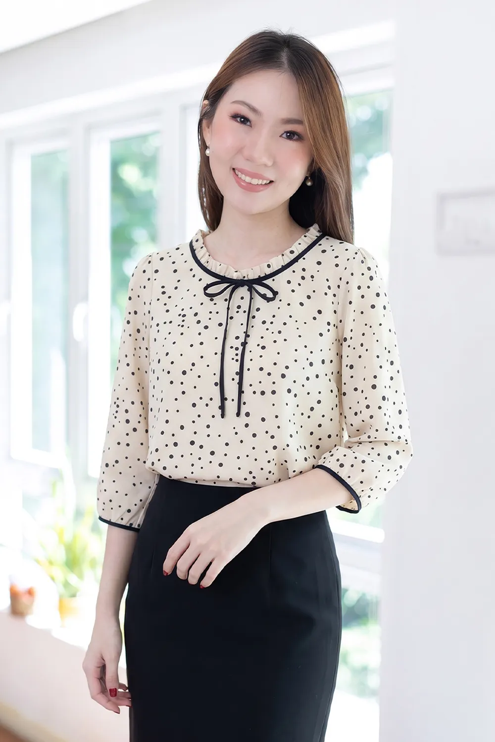 MT4834 Ruff Collar Dot Blouse – Soy Milk