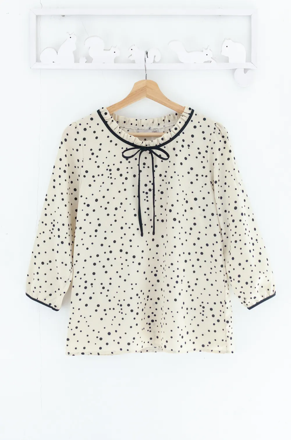 Alternative view of MT4834 Ruff Collar Dot Blouse – Soy Milk