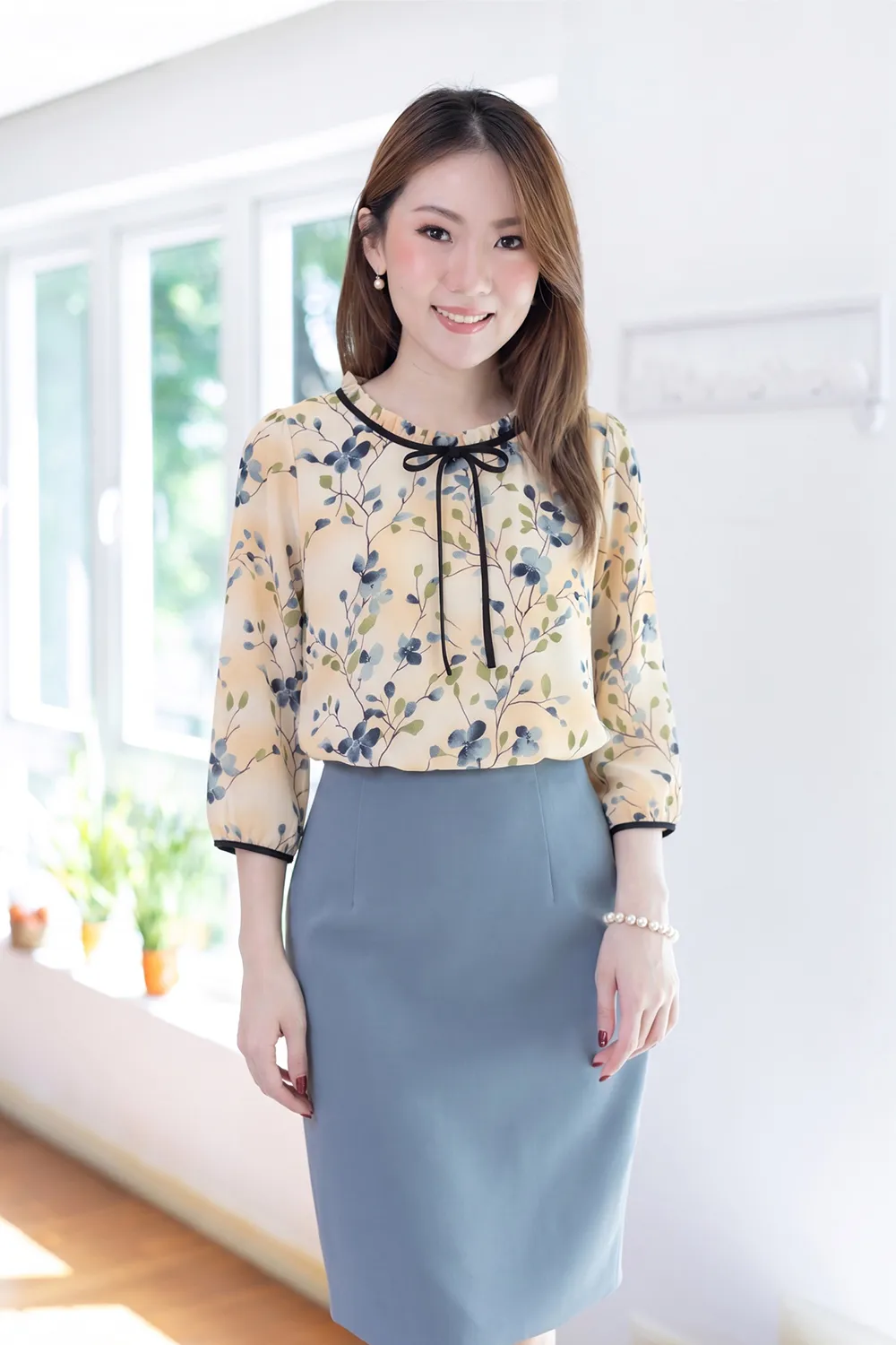 MT4834 Ruff Collar Ivy Blouse – Cream-Peach