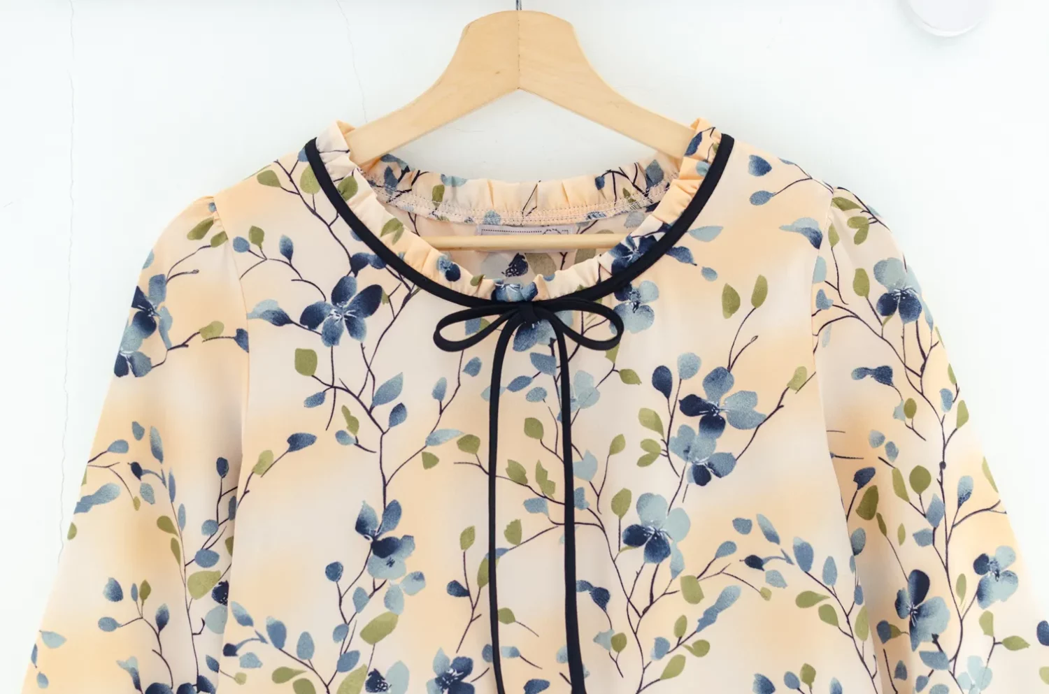 MT4834 Ruff Collar Ivy Blouse – Cream-Peach - Image 3