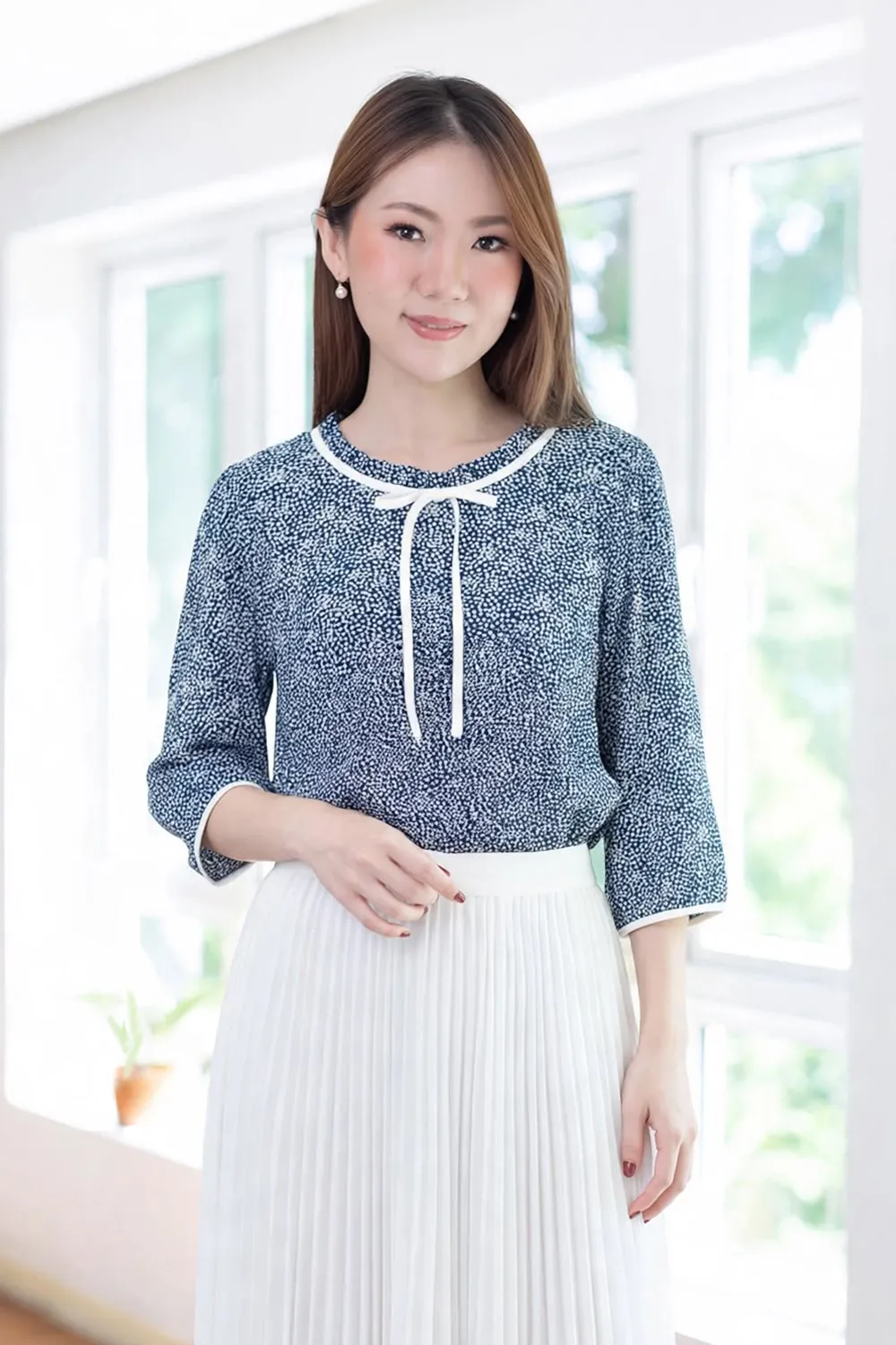 Alternative view of MT4834 Ruff Collar Square Print Blouse – Dark Navy