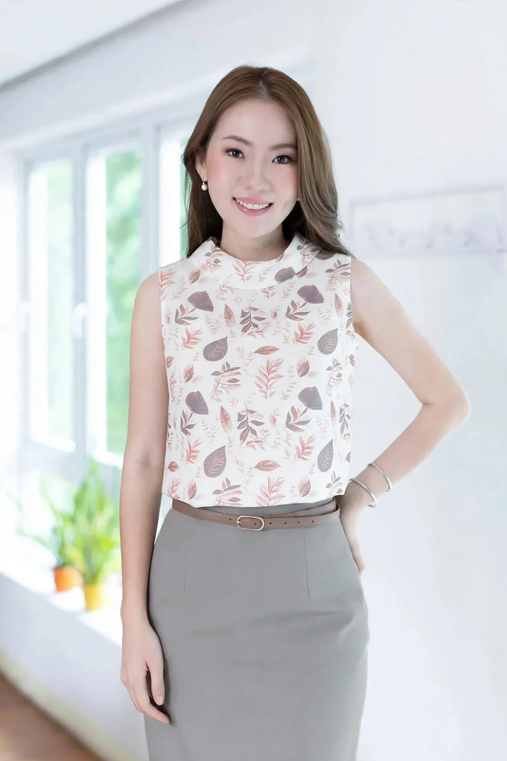 MT5500 Textured High Neck Sleeveless Blouse – Off-White