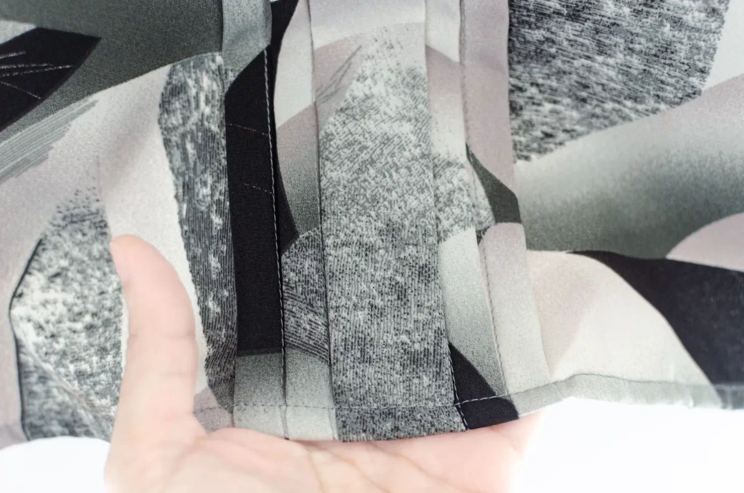 MT5842 Abstract Print Front Tuck Blouse – Dark Grey - Image 6