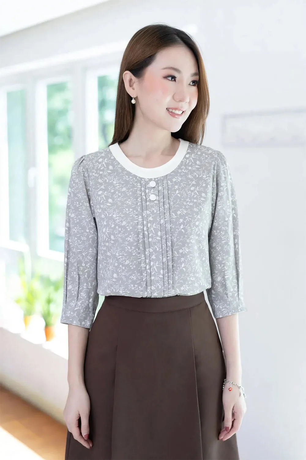 MT5842 Twig Front Tuck Blouse – Light Grey